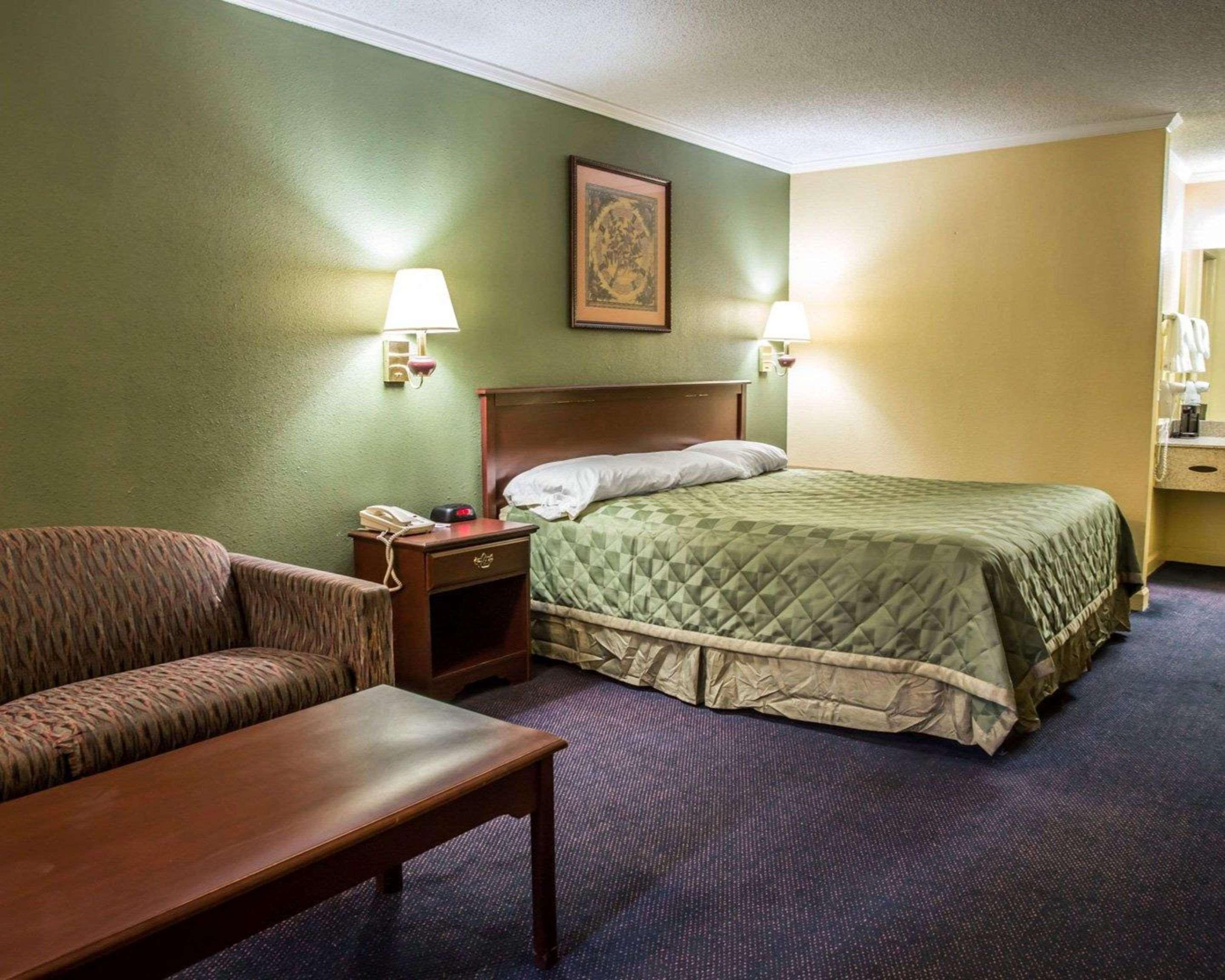 Rodeway Inn & Suites Plymouth Hwy 64 Kültér fotó