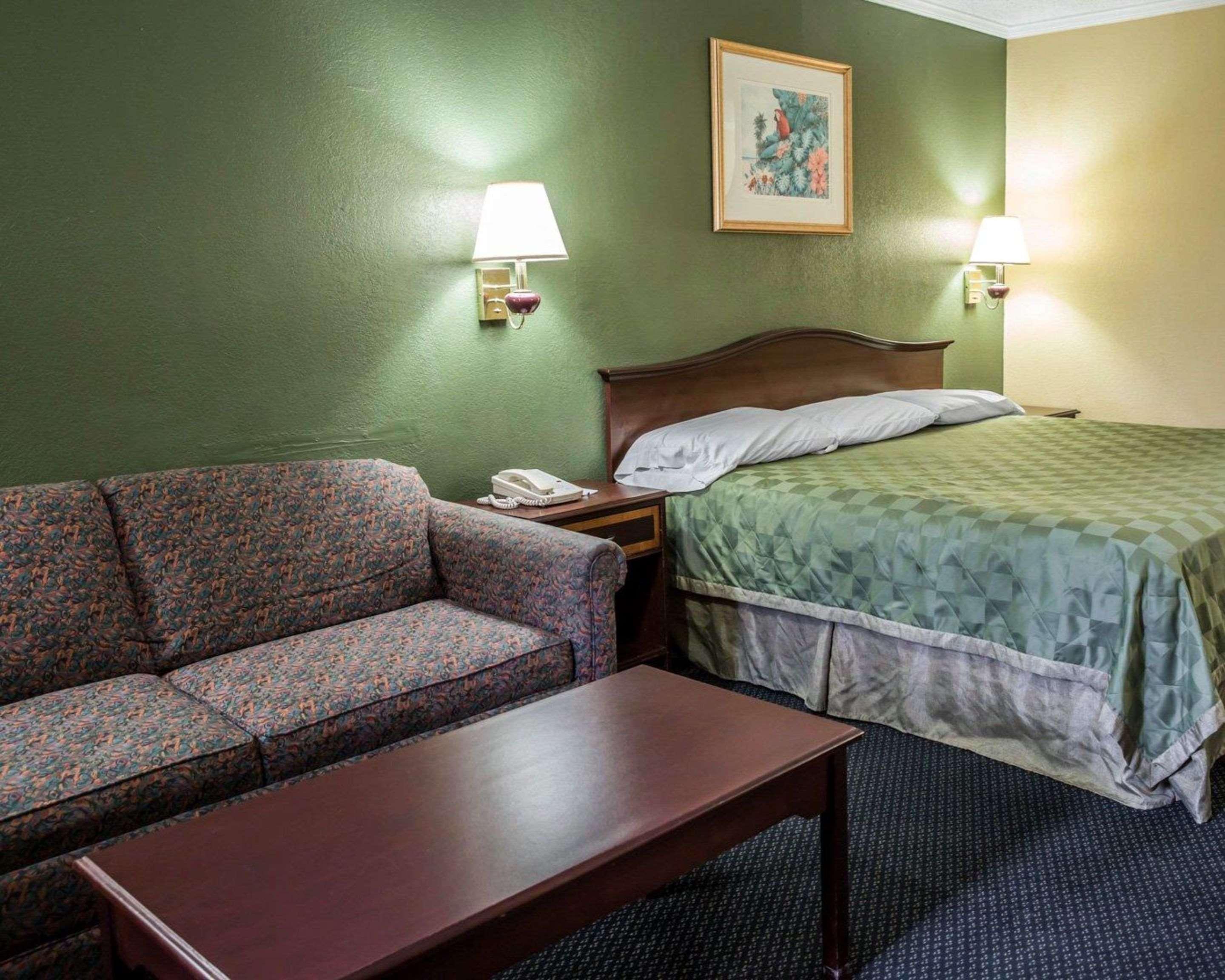 Rodeway Inn & Suites Plymouth Hwy 64 Kültér fotó