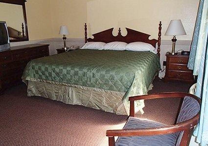 Rodeway Inn & Suites Plymouth Hwy 64 Kültér fotó