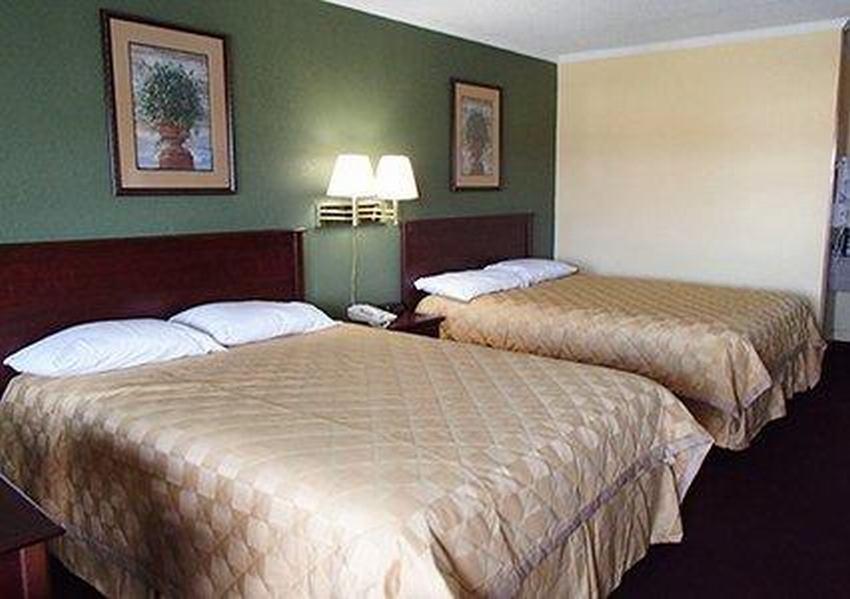 Rodeway Inn & Suites Plymouth Hwy 64 Kültér fotó