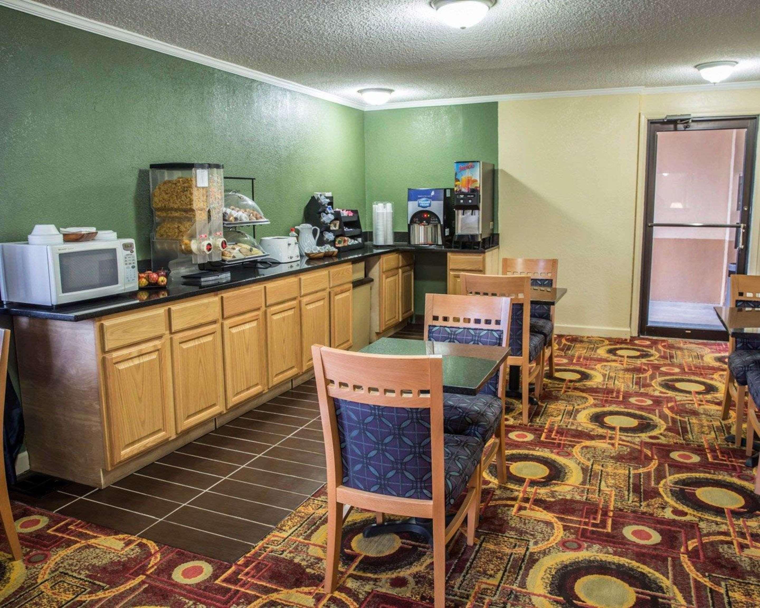 Rodeway Inn & Suites Plymouth Hwy 64 Kültér fotó