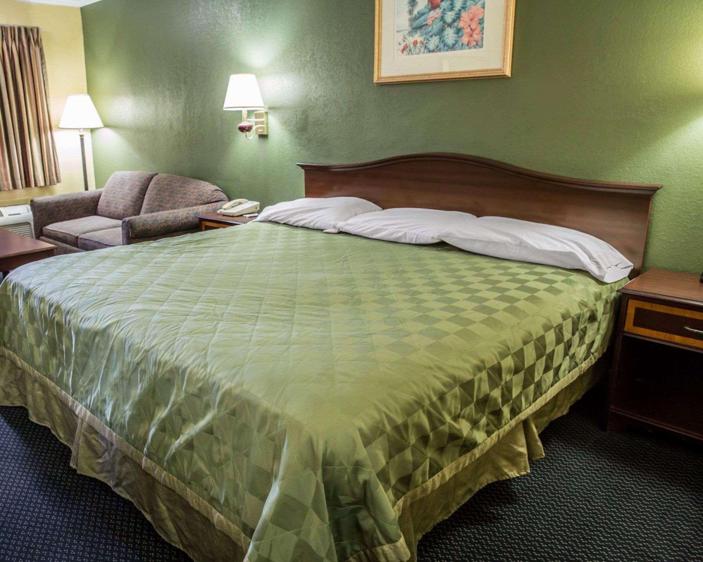 Rodeway Inn & Suites Plymouth Hwy 64 Kültér fotó