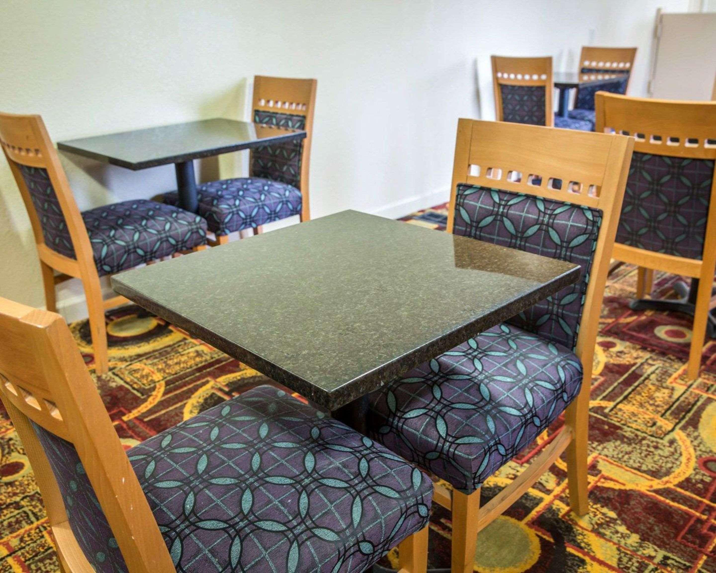 Rodeway Inn & Suites Plymouth Hwy 64 Kültér fotó