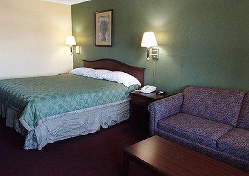Rodeway Inn & Suites Plymouth Hwy 64 Kültér fotó