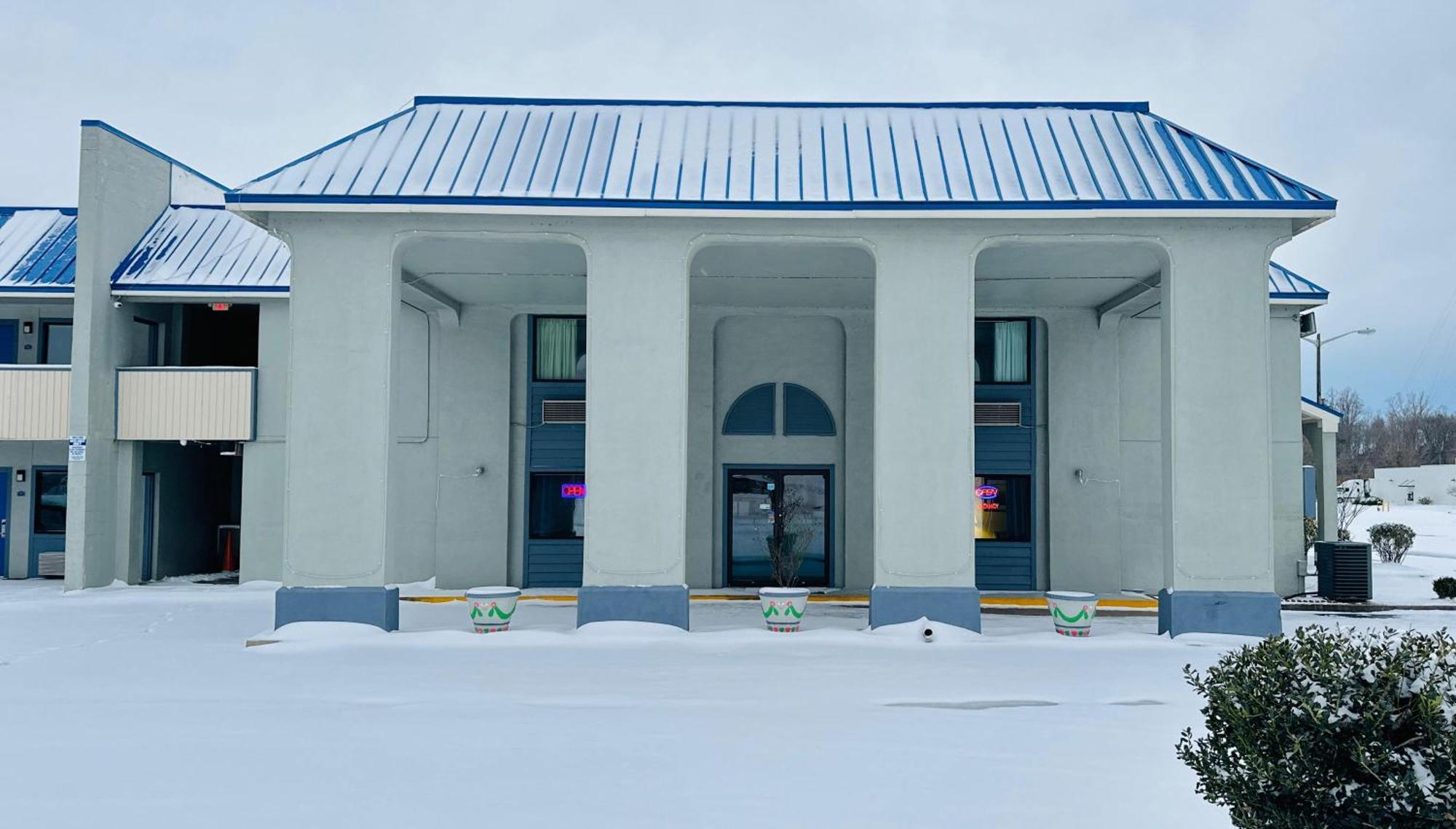 Rodeway Inn & Suites Plymouth Hwy 64 Kültér fotó