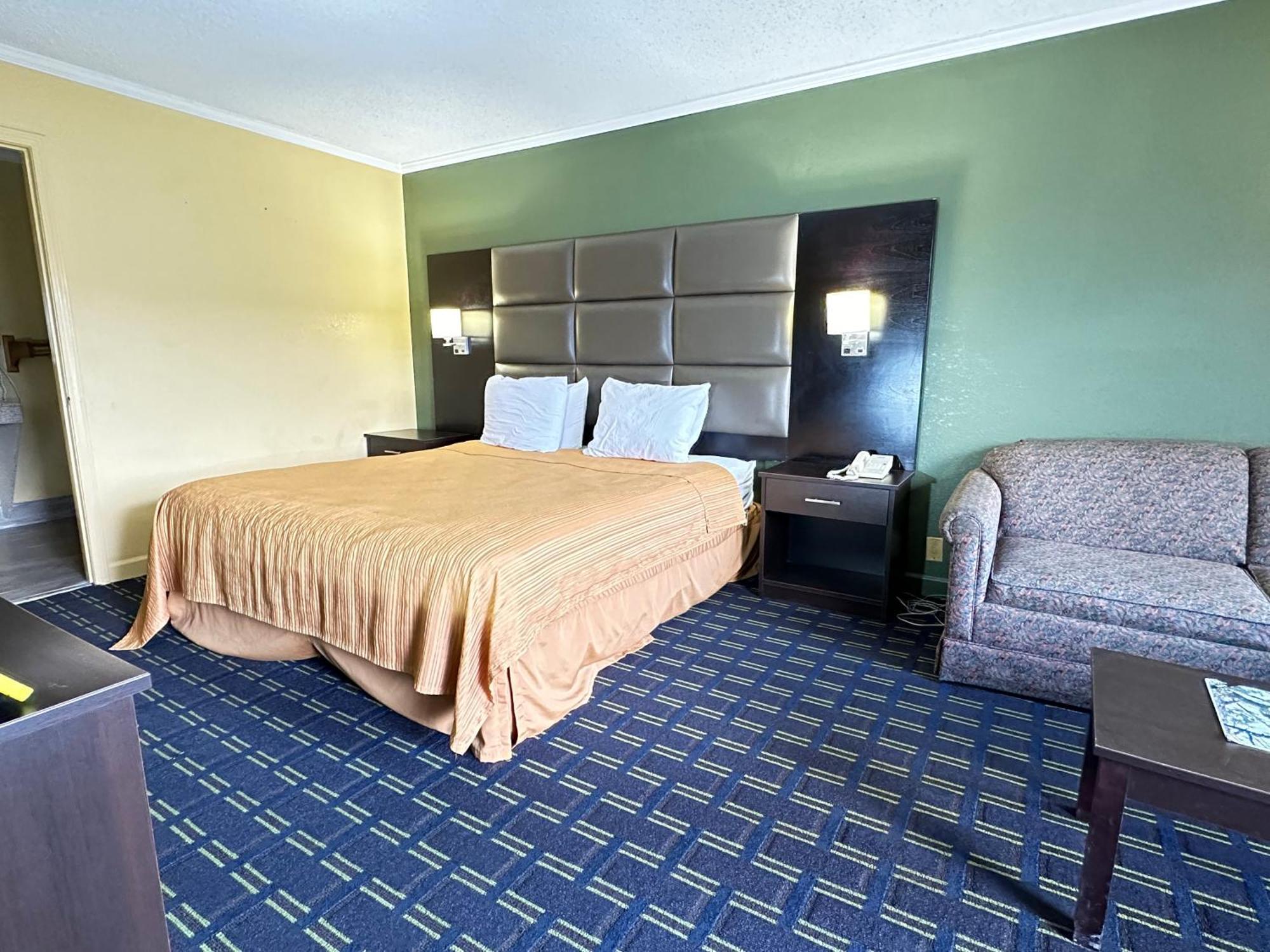 Rodeway Inn & Suites Plymouth Hwy 64 Kültér fotó