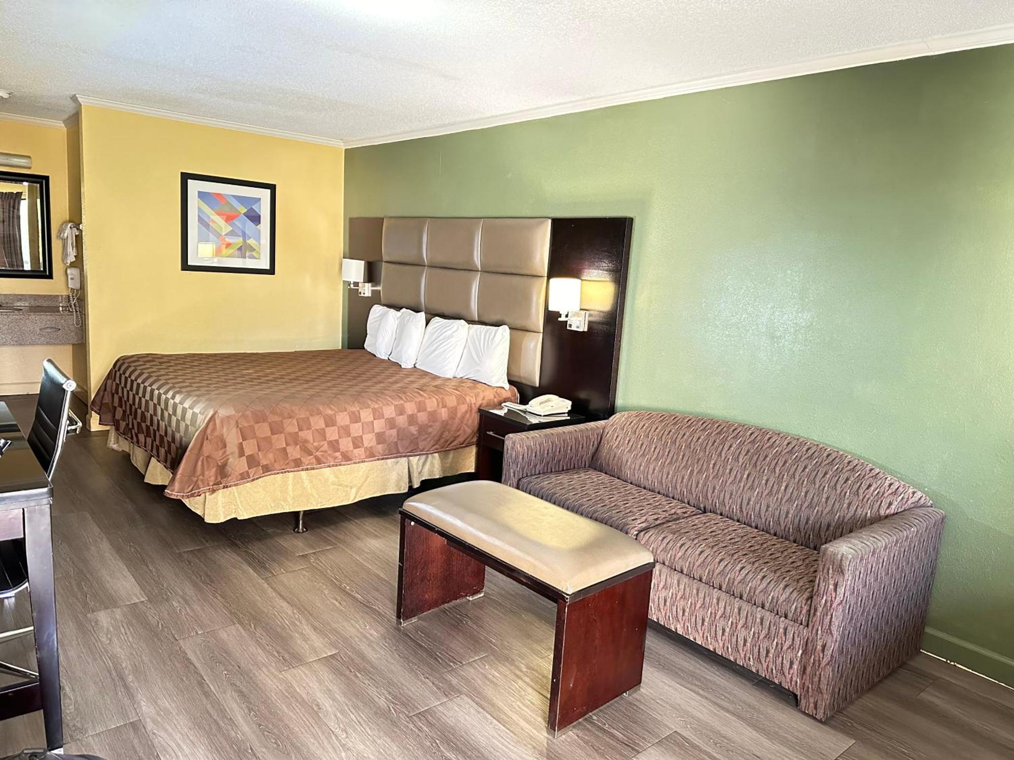 Rodeway Inn & Suites Plymouth Hwy 64 Kültér fotó