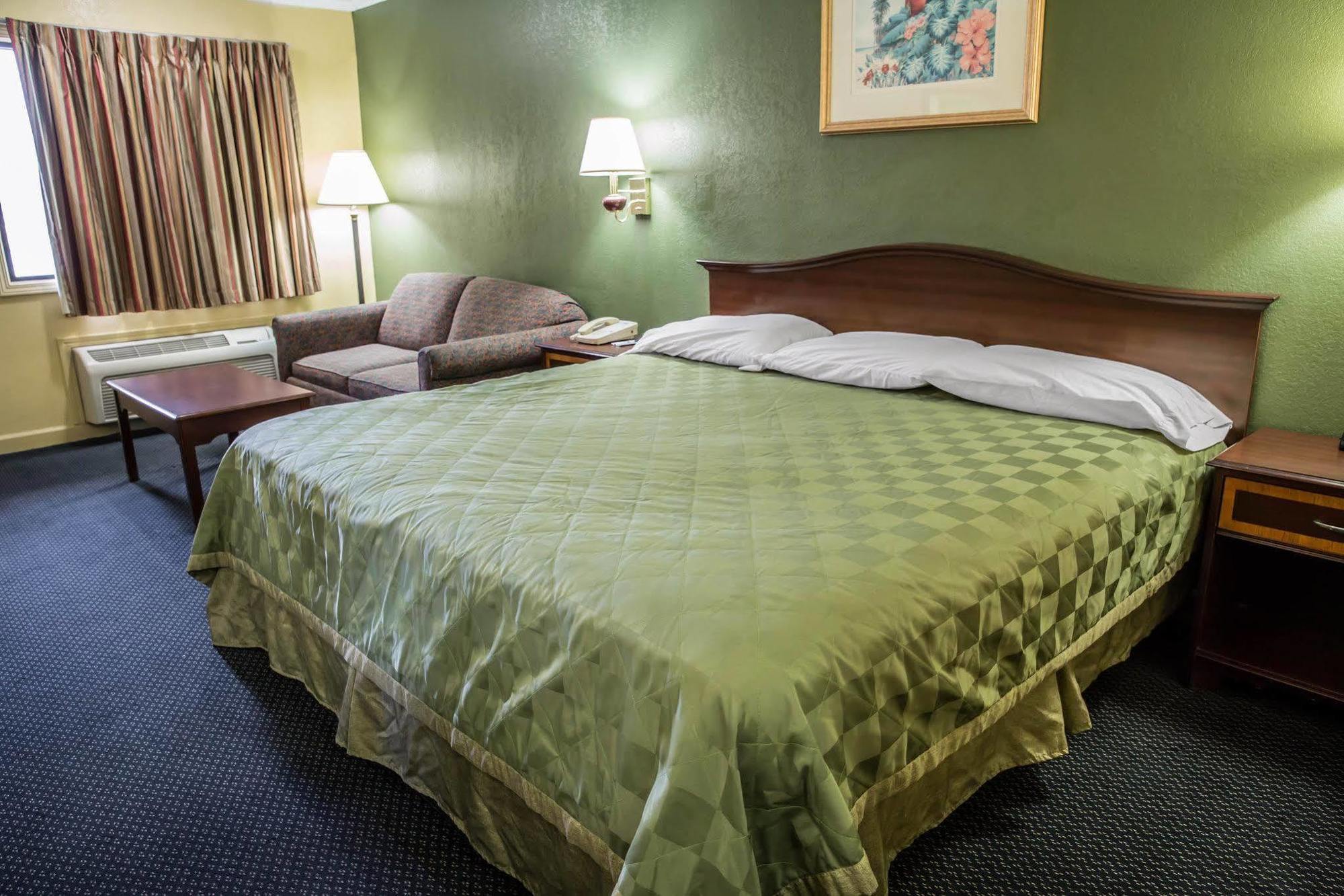 Rodeway Inn & Suites Plymouth Hwy 64 Kültér fotó